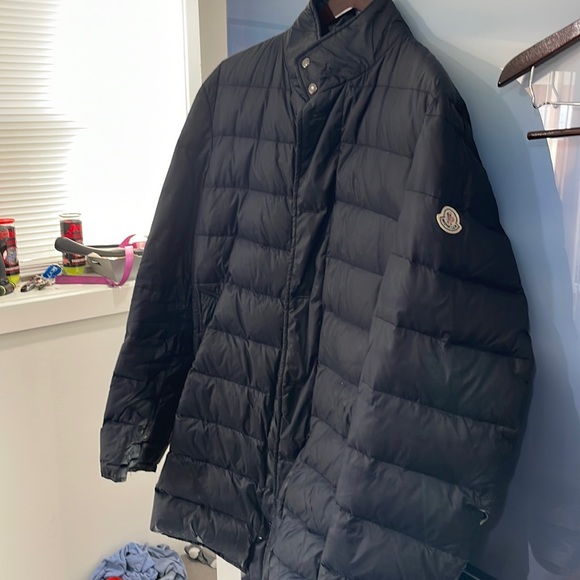 Moncler Jackets \u0026 Coats | Moncler Size 5 Navy Down Coat in Great Shape! | Color: Blue | Size: XL | Johnedgreen's Closet